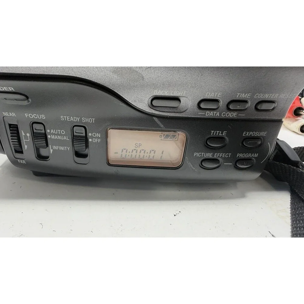 Sony CCD-TR910 Stereo HI8 8mm Video8 Camcorder Camera - WORKS - NEW BATTERY